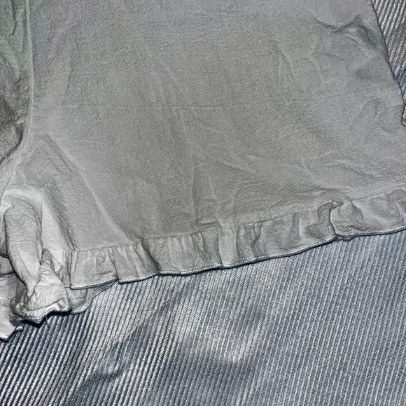 White Button-Front Ruffle leg Romper - Picture 5 of 5